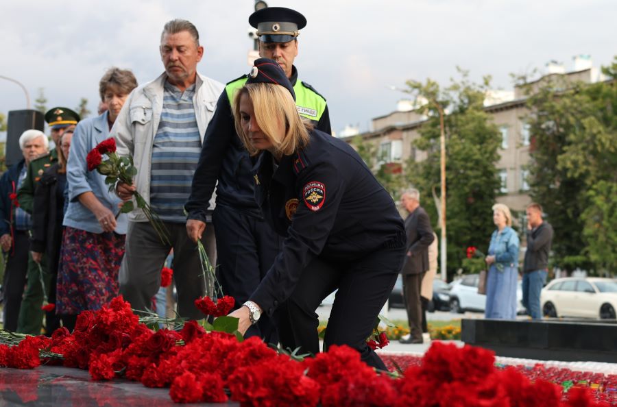 В Жуковском полицейские и общественники присоединились к Всероссийской патриотической акции «Свеча памяти»